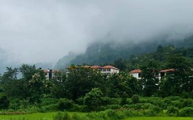 Holiday Maiyaan, Dhamni Karjat
